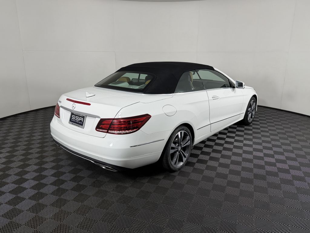 2017 Mercedes-Benz E-Class Image 12