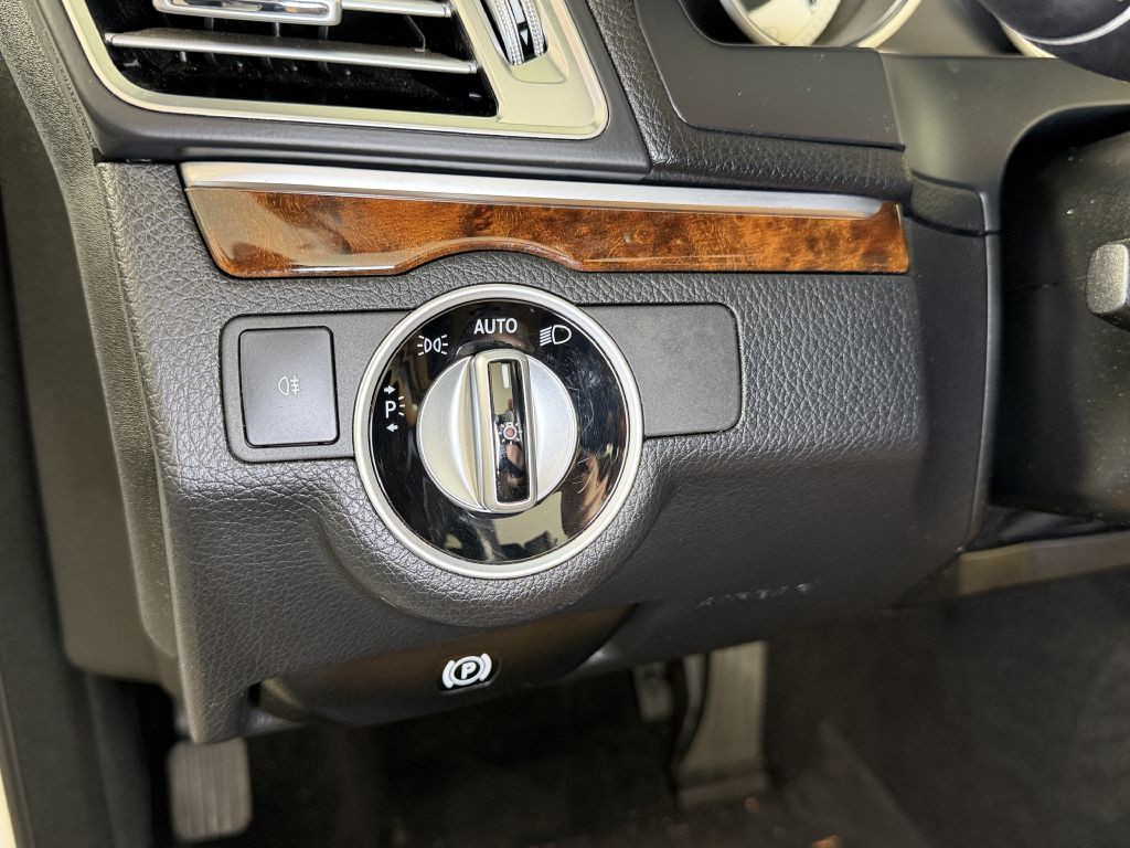 2017 Mercedes-Benz E-Class Image 37