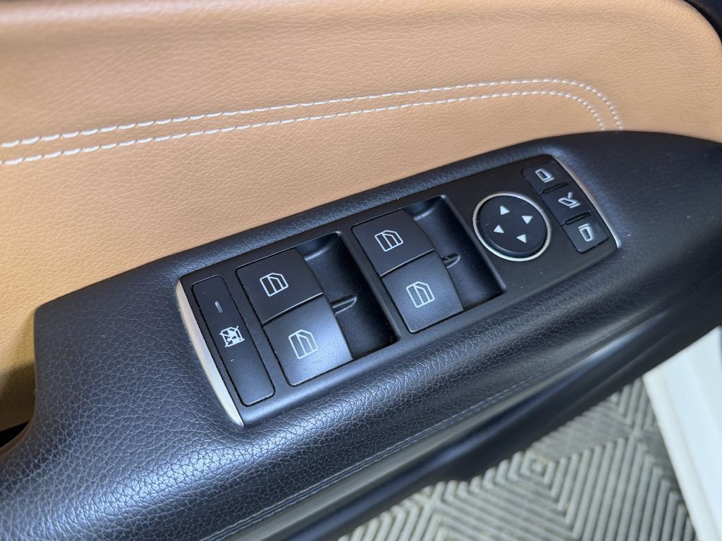 2017 Mercedes-Benz E-Class Image 40