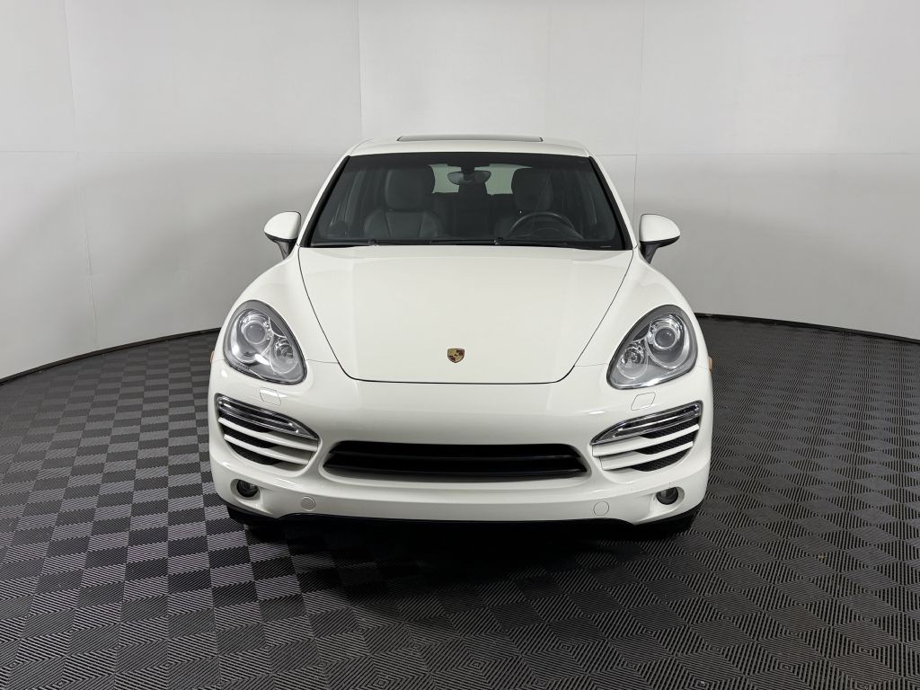 2011 Porsche Cayenne Image 2