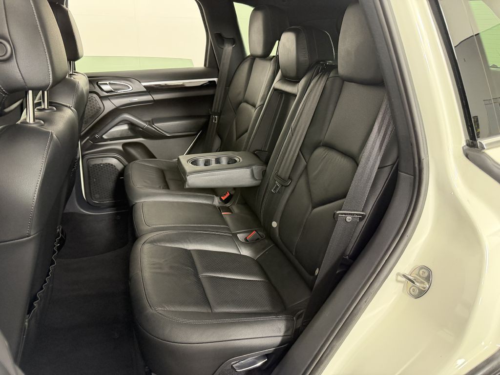 2011 Porsche Cayenne Image 15
