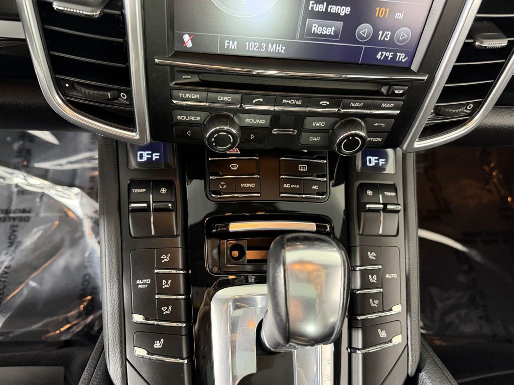 2011 Porsche Cayenne Image 24