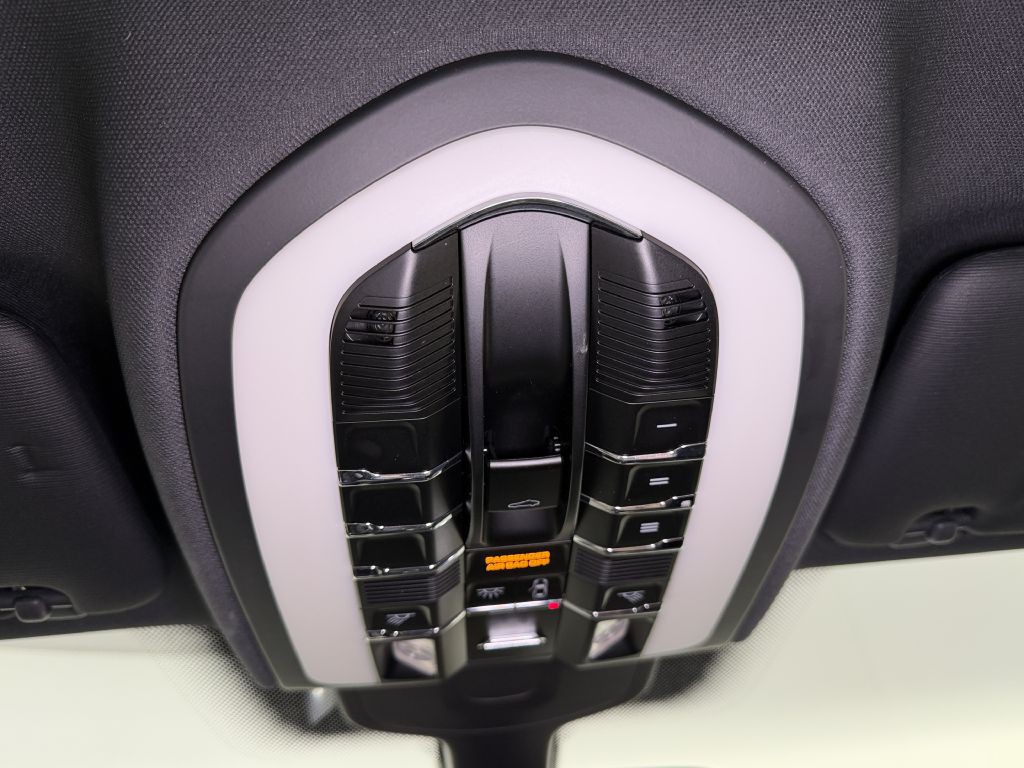 2011 Porsche Cayenne Image 27