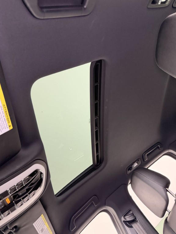 2011 Porsche Cayenne Image 28