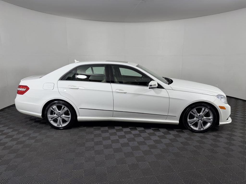 2013 Mercedes-Benz E-Class Image 4