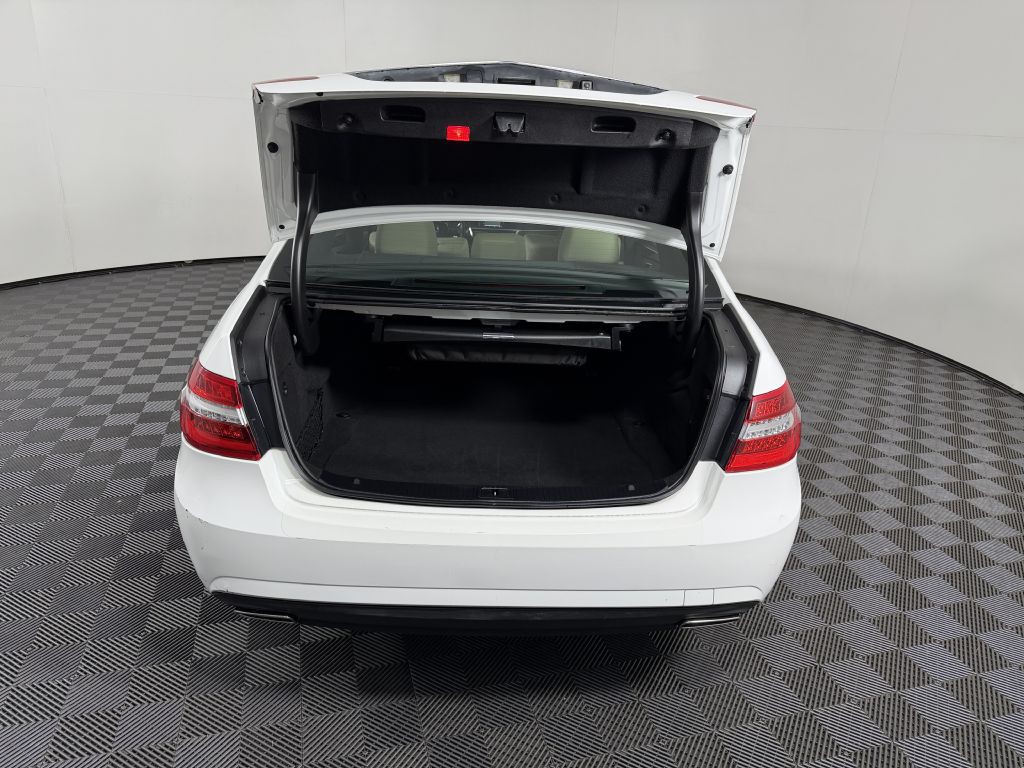 2013 Mercedes-Benz E-Class Image 10