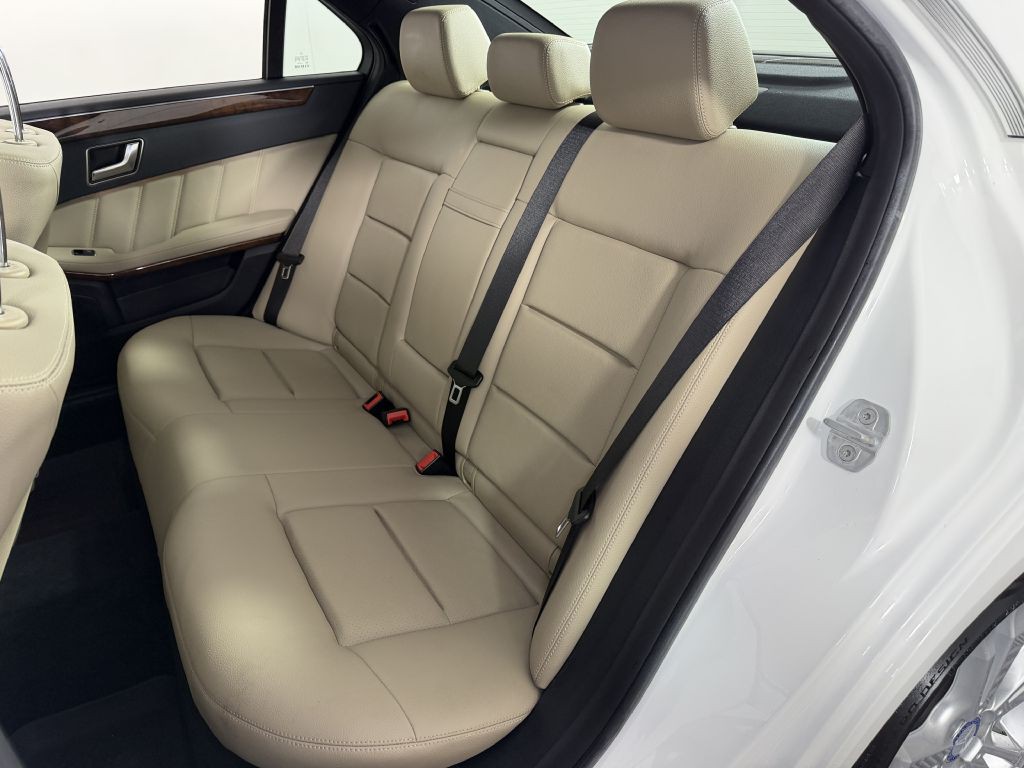 2013 Mercedes-Benz E-Class Image 13