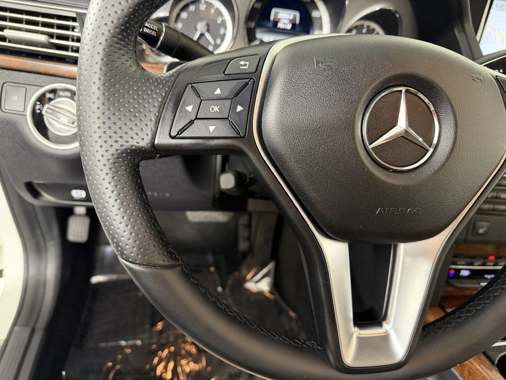 2013 Mercedes-Benz E-Class Image 20