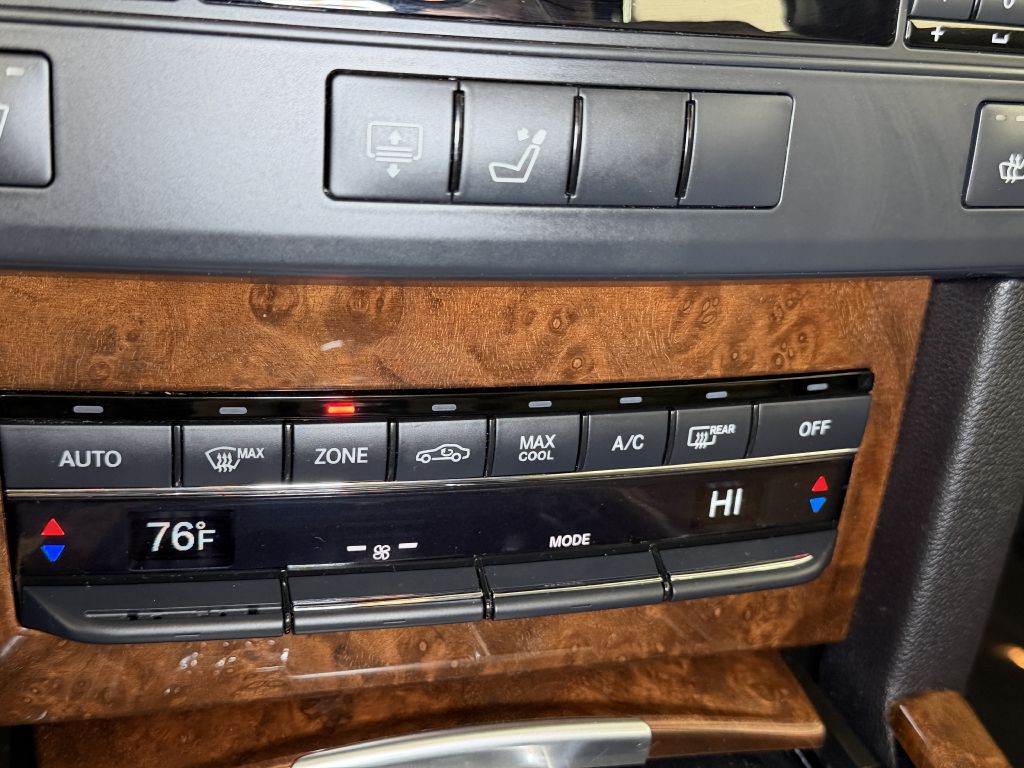 2013 Mercedes-Benz E-Class Image 25