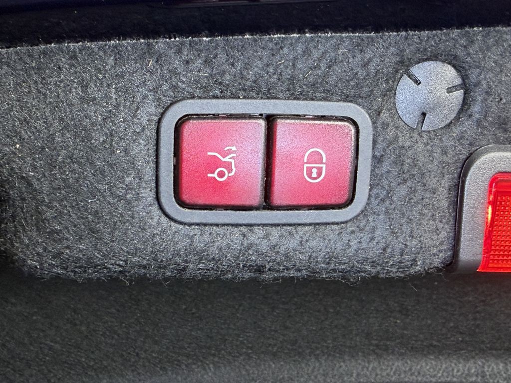 2015 Mercedes-Benz C-Class Image 10