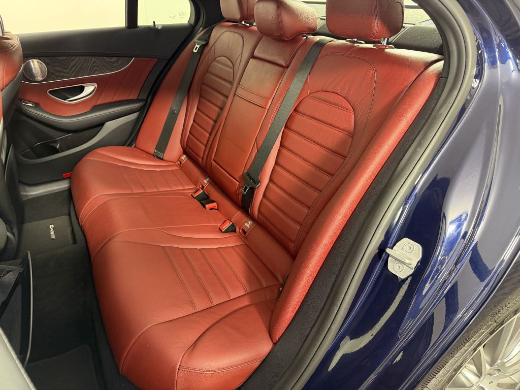 2015 Mercedes-Benz C-Class Image 16