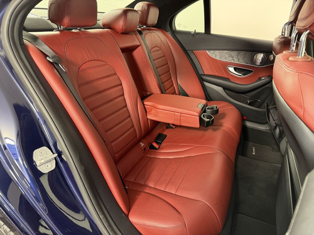 2015 Mercedes-Benz C-Class Image 17