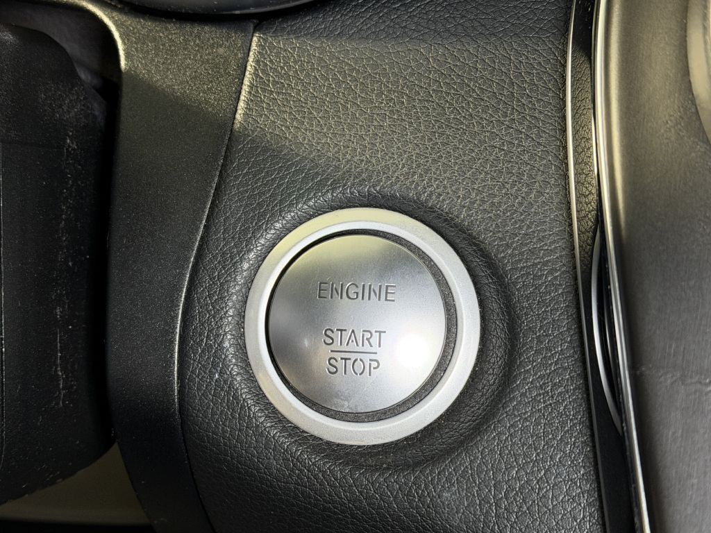 2015 Mercedes-Benz C-Class Image 23