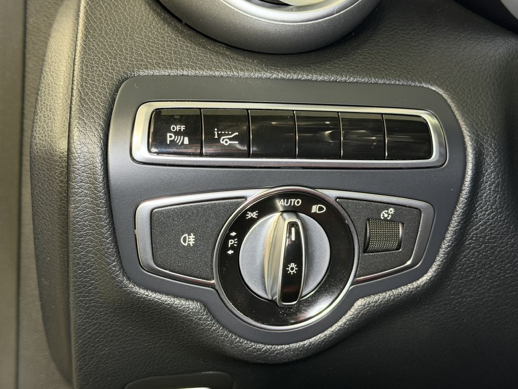 2015 Mercedes-Benz C-Class Image 29