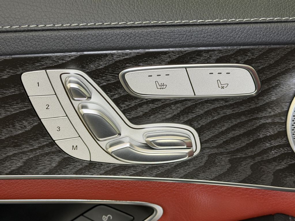 2015 Mercedes-Benz C-Class Image 30