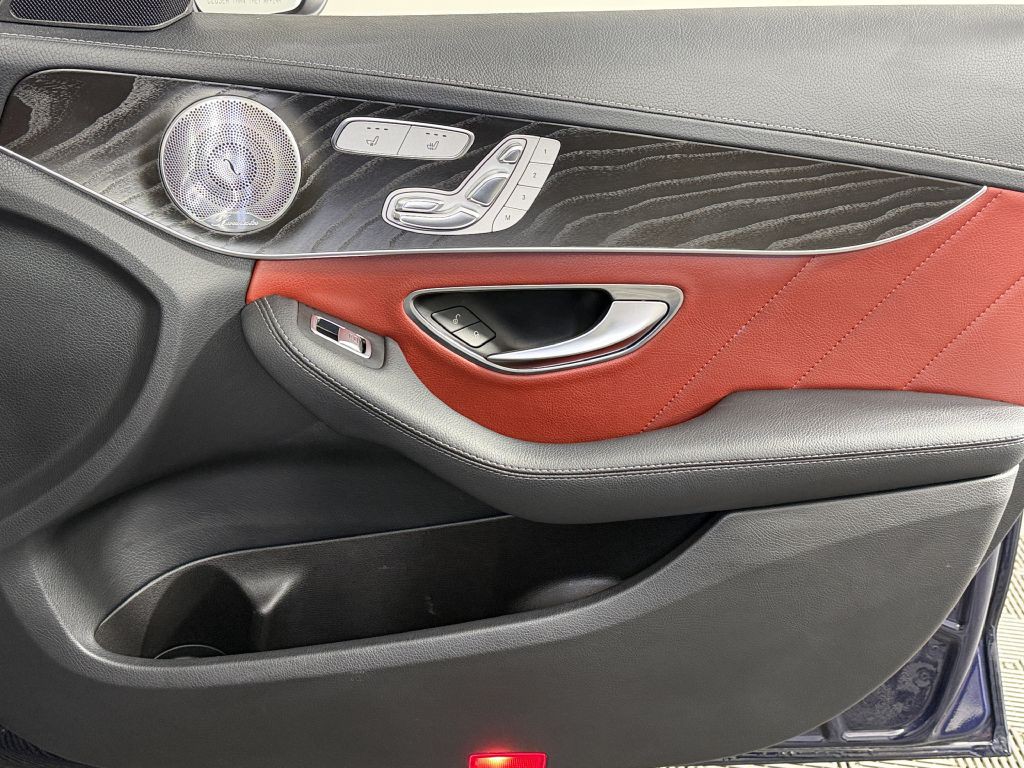 2015 Mercedes-Benz C-Class Image 32