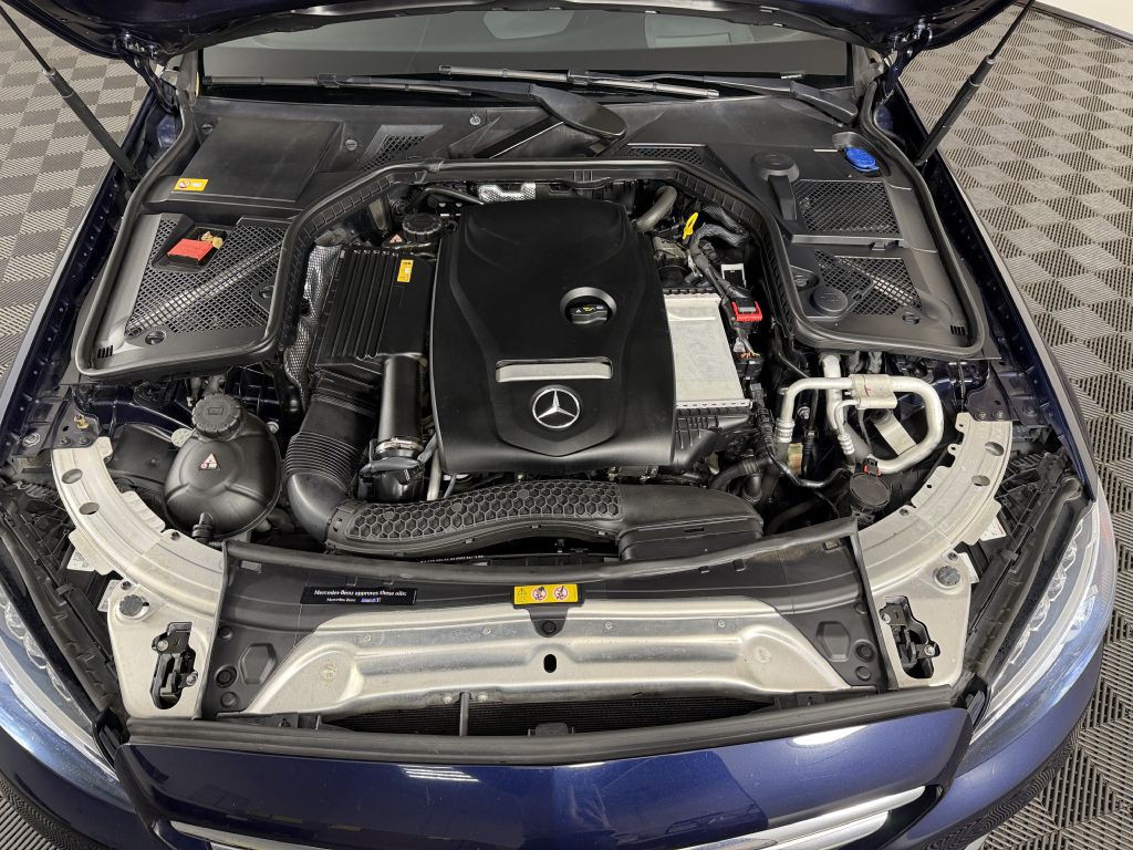 2015 Mercedes-Benz C-Class Image 33