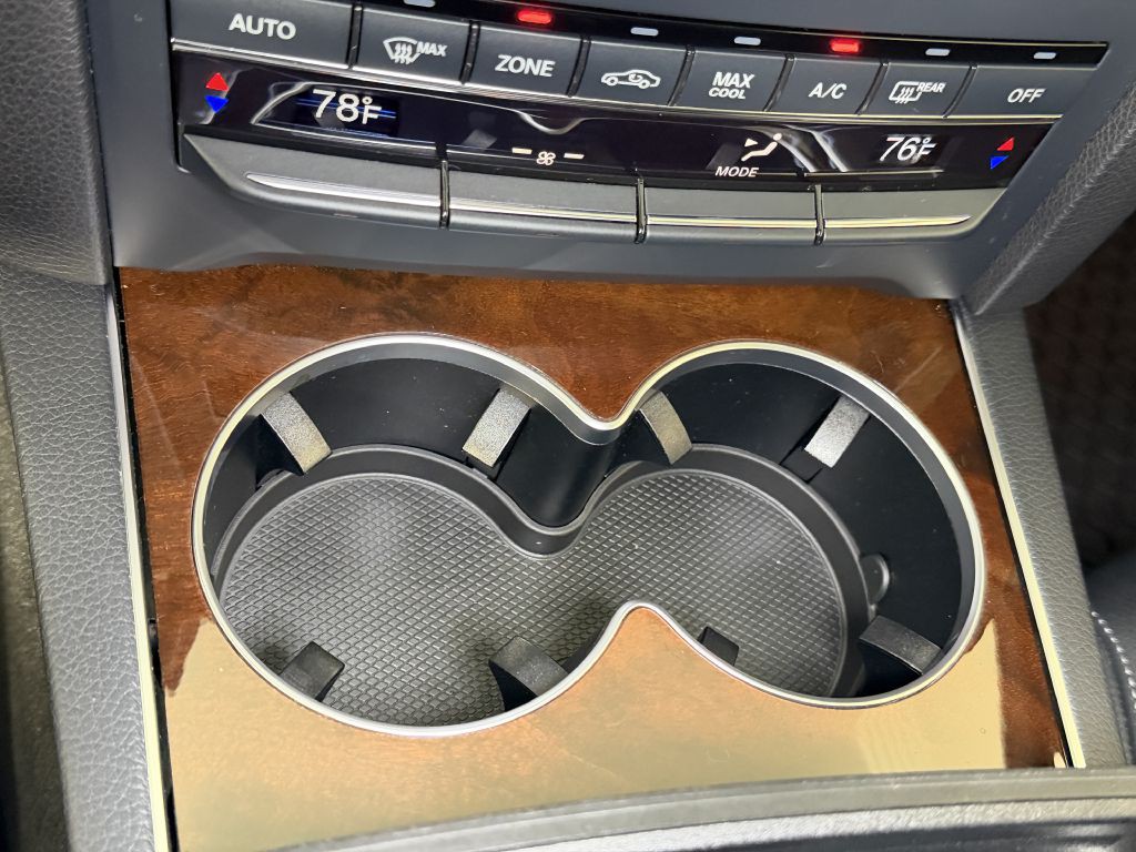 2014 Mercedes-Benz E-Class Image 26