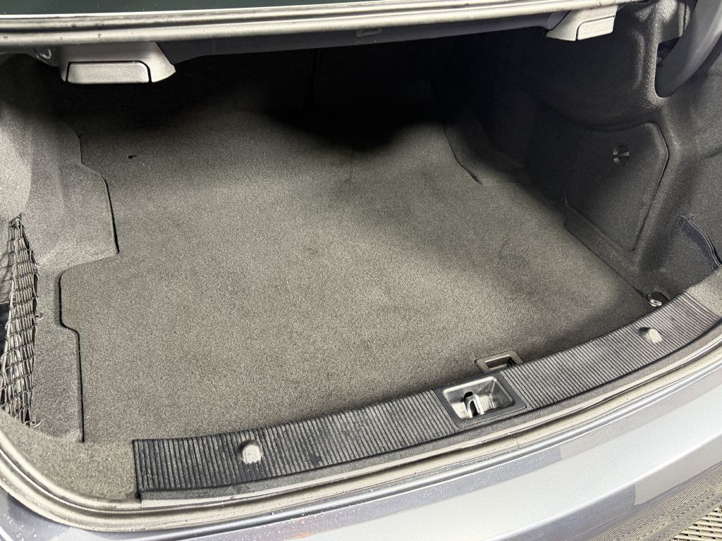 2014 Mercedes-Benz E-Class Image 36