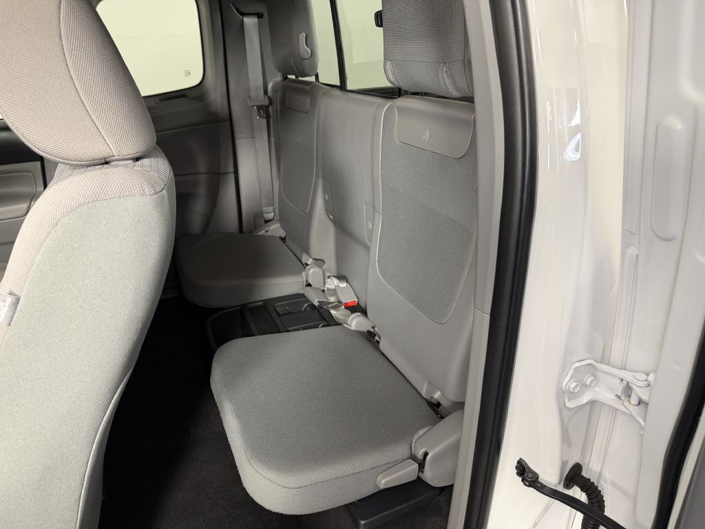 2013 Toyota Tacoma Image 14