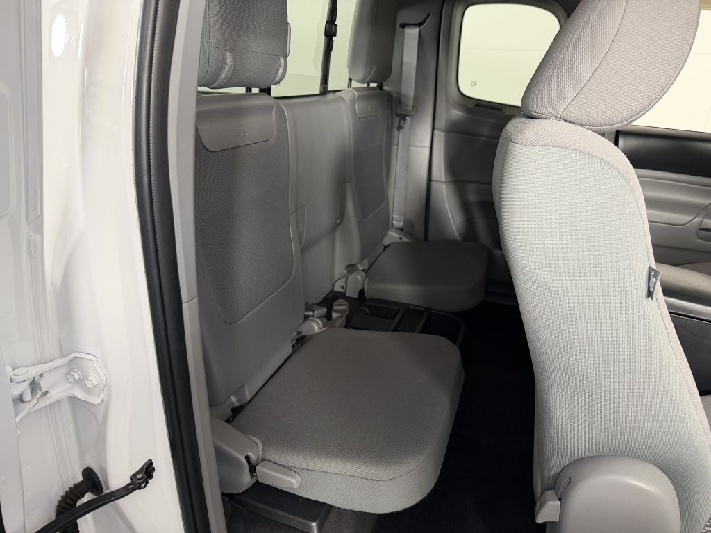 2013 Toyota Tacoma Image 17