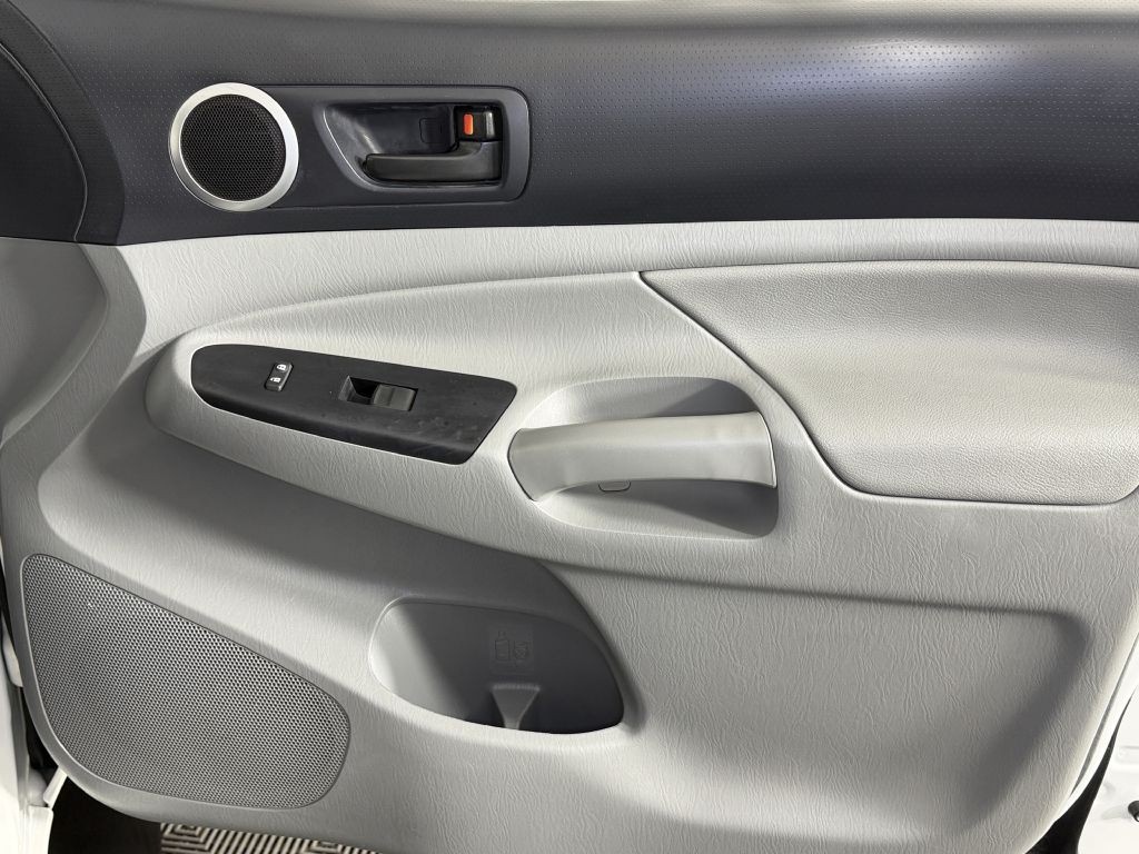 2013 Toyota Tacoma Image 26