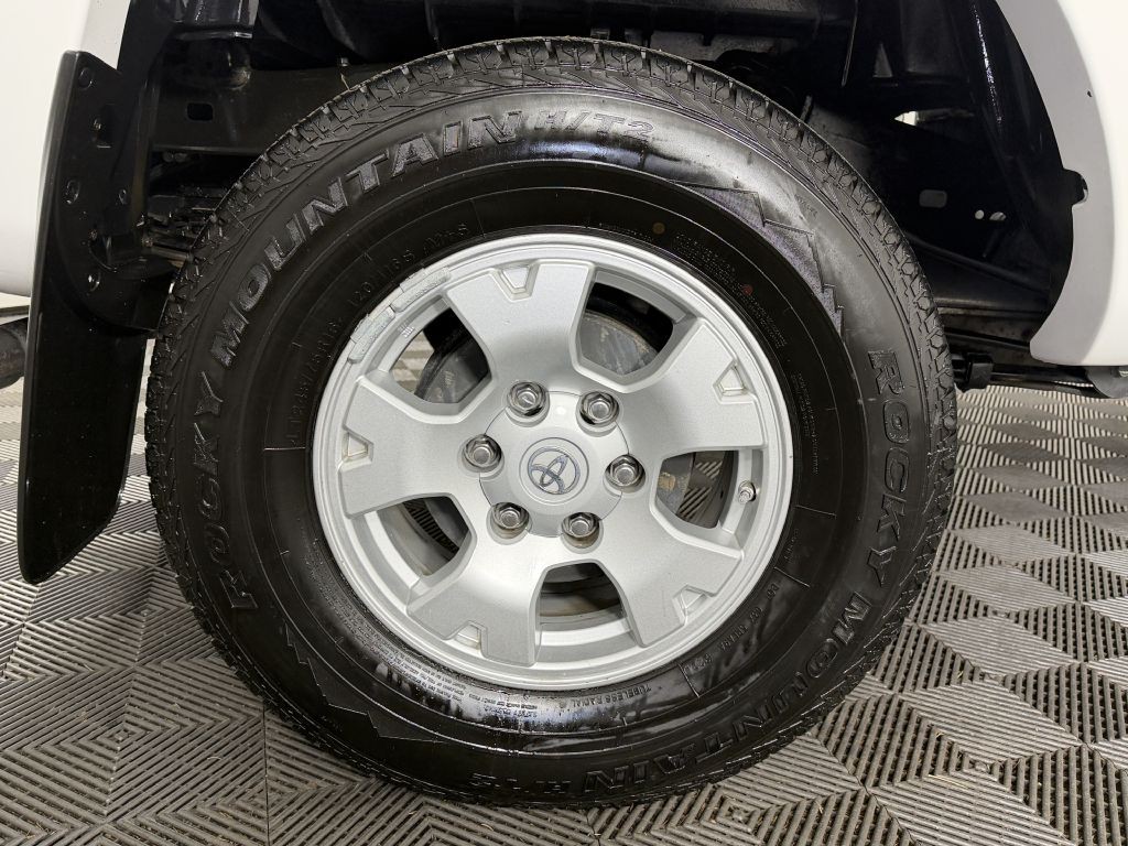2013 Toyota Tacoma Image 35