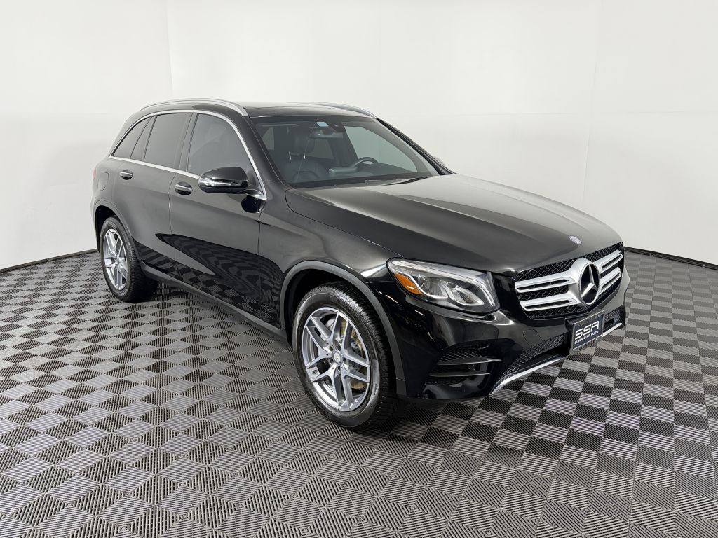 2017 Mercedes-Benz GLC-Class Image 3