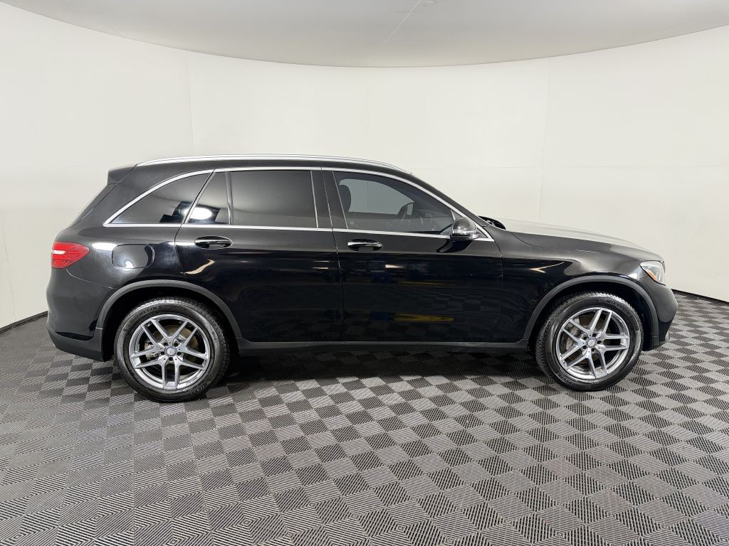 2017 Mercedes-Benz GLC-Class Image 4