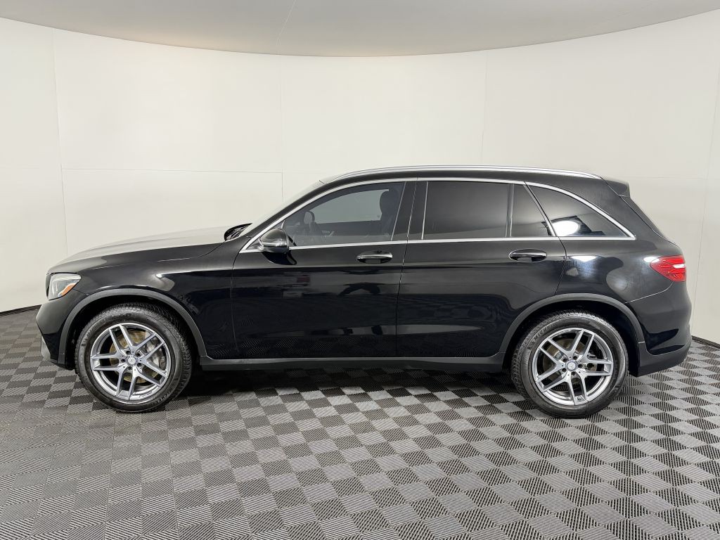 2017 Mercedes-Benz GLC-Class Image 9