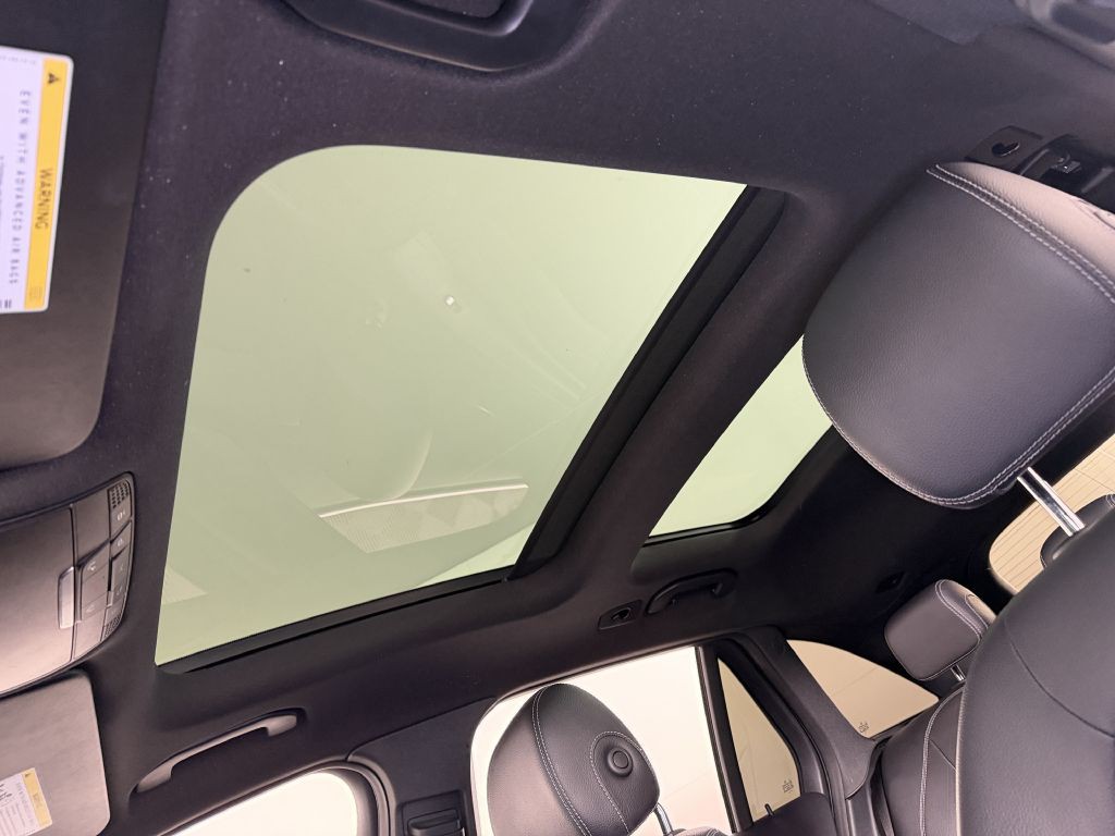 2017 Mercedes-Benz GLC-Class Image 16