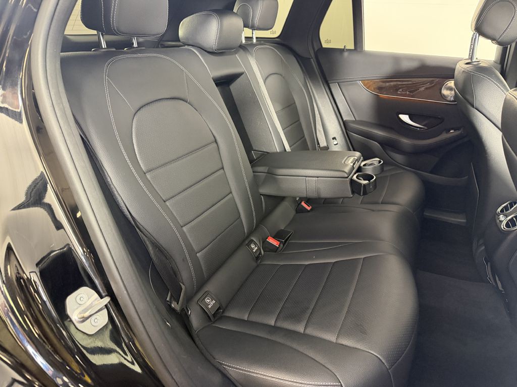 2017 Mercedes-Benz GLC-Class Image 18