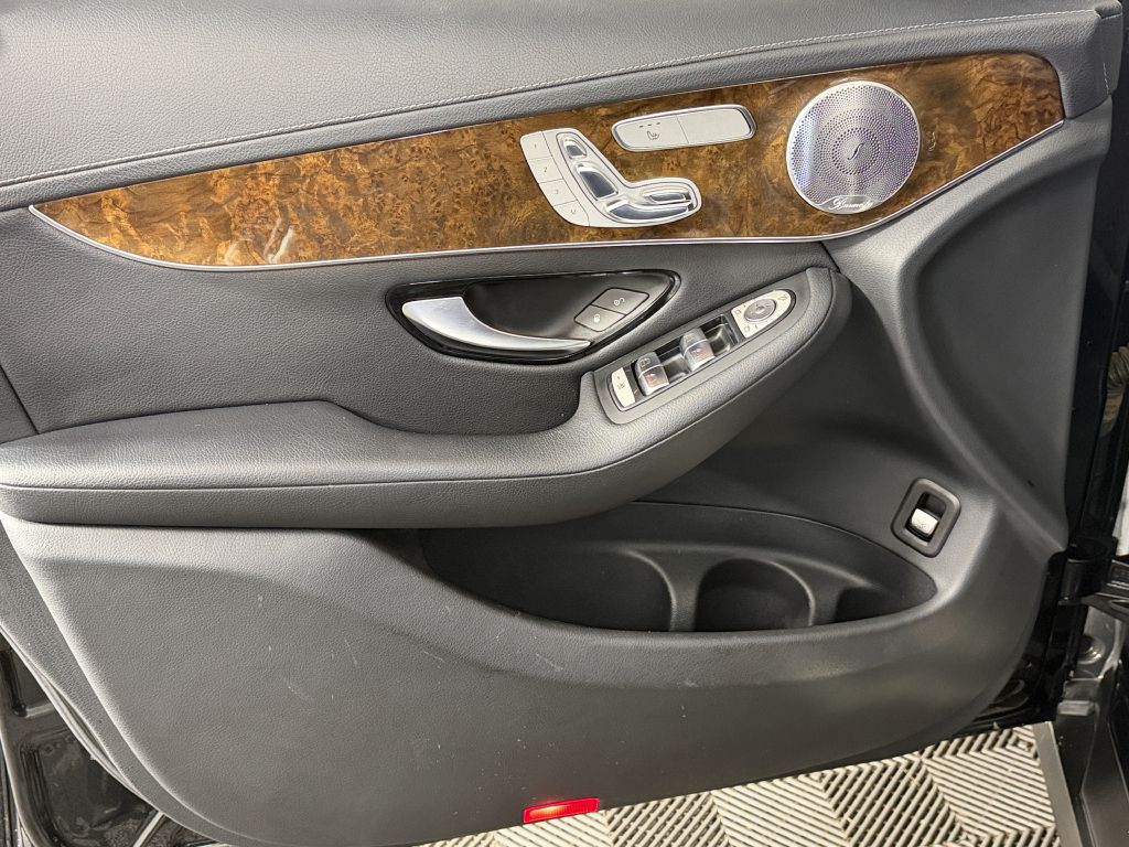 2017 Mercedes-Benz GLC-Class Image 22