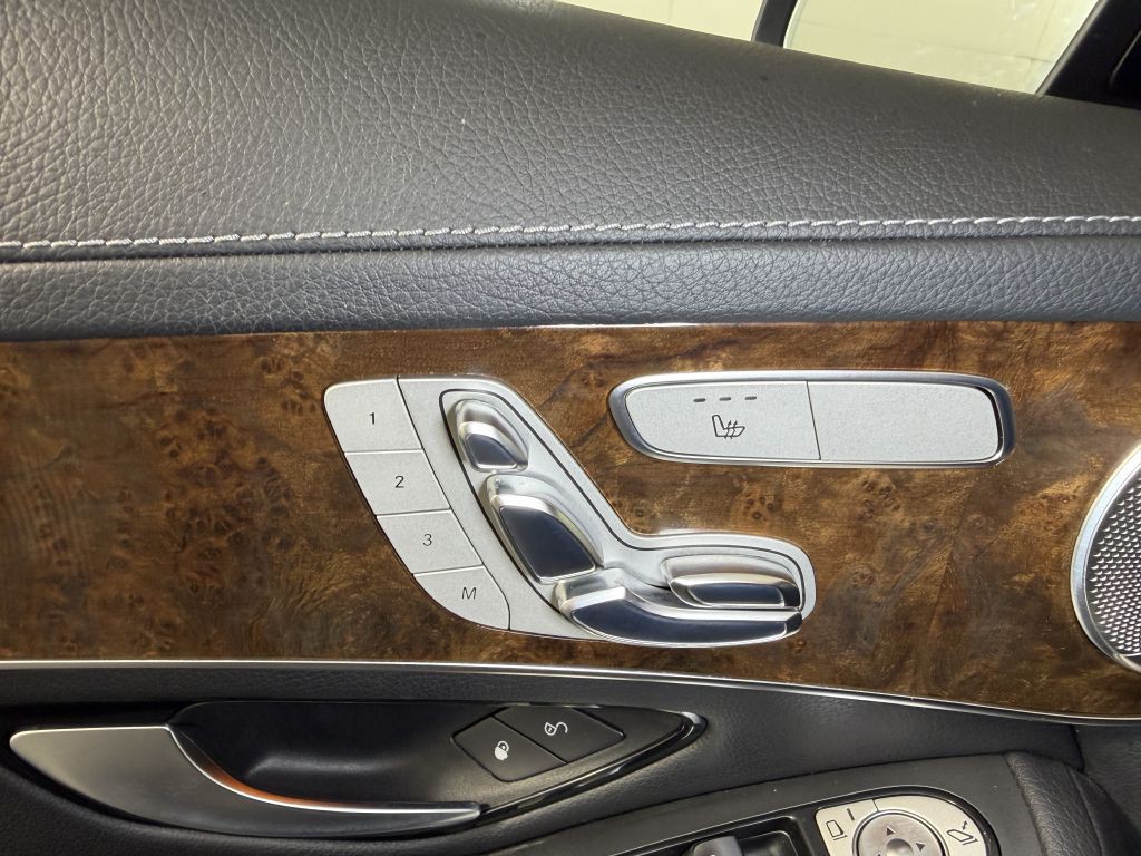 2017 Mercedes-Benz GLC-Class Image 24