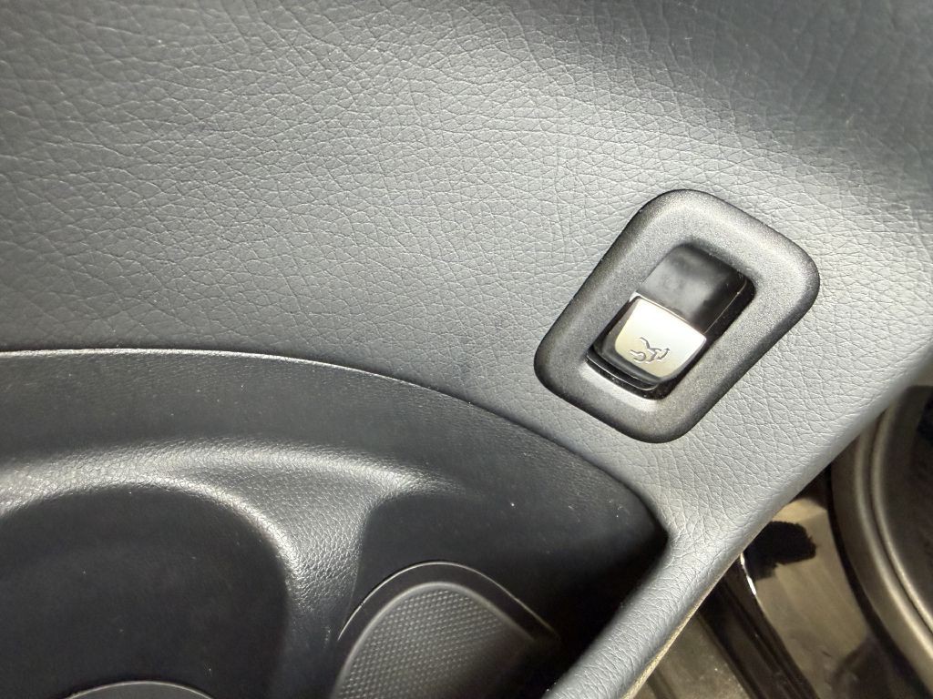 2017 Mercedes-Benz GLC-Class Image 26