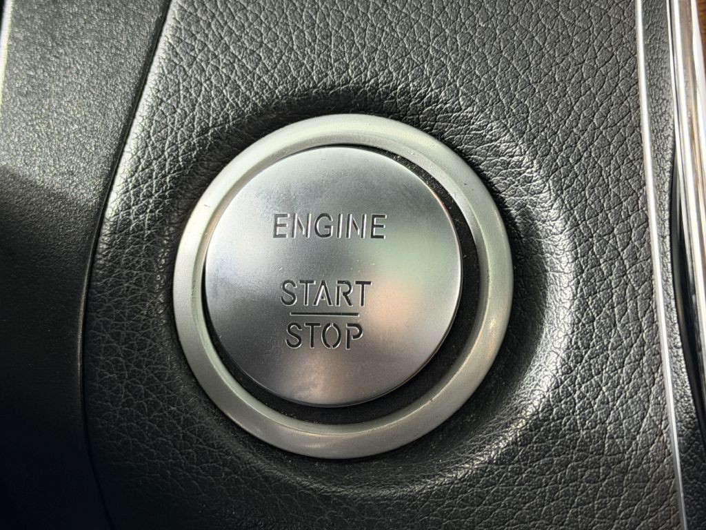 2017 Mercedes-Benz GLC-Class Image 31