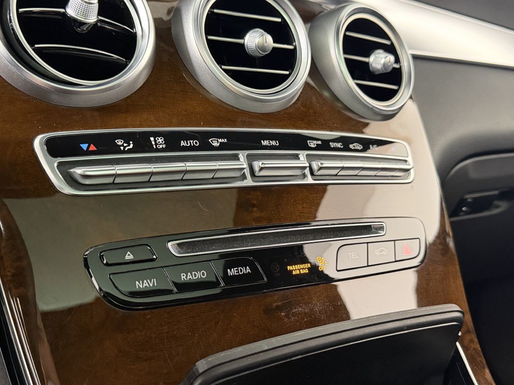 2017 Mercedes-Benz GLC-Class Image 35