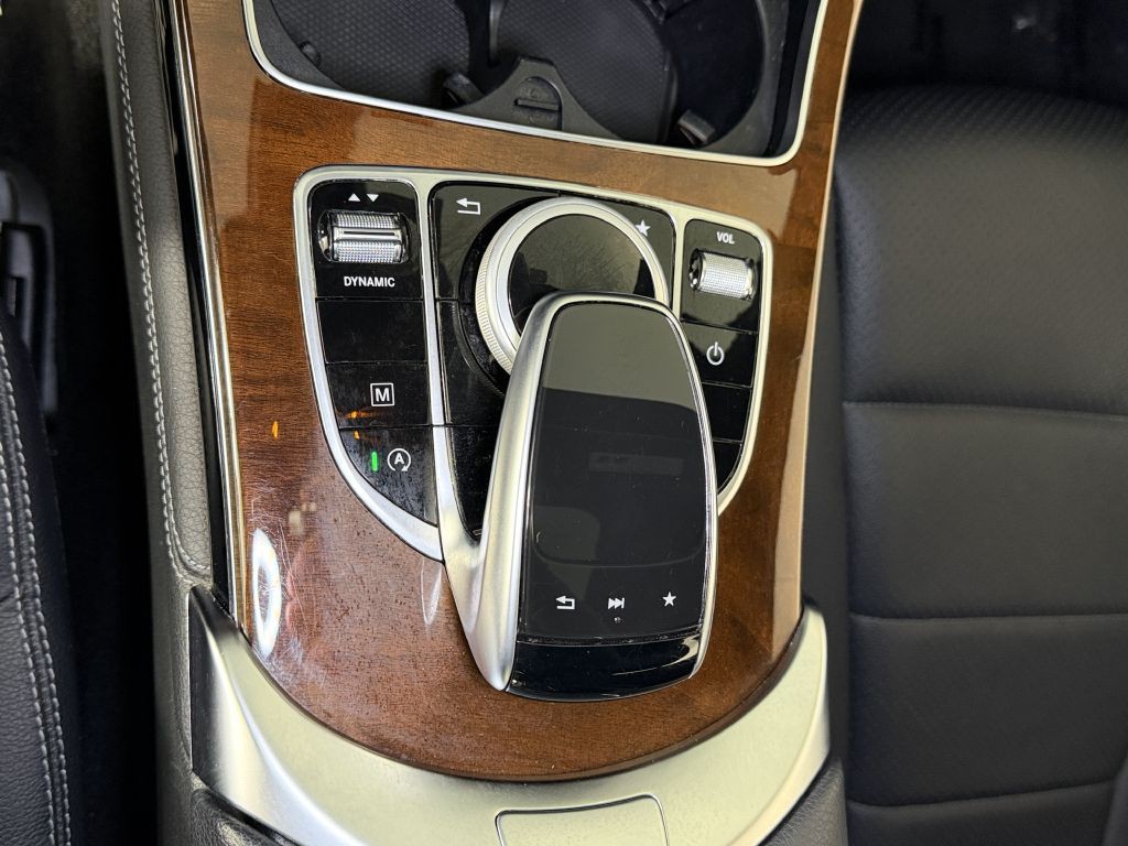 2017 Mercedes-Benz GLC-Class Image 37