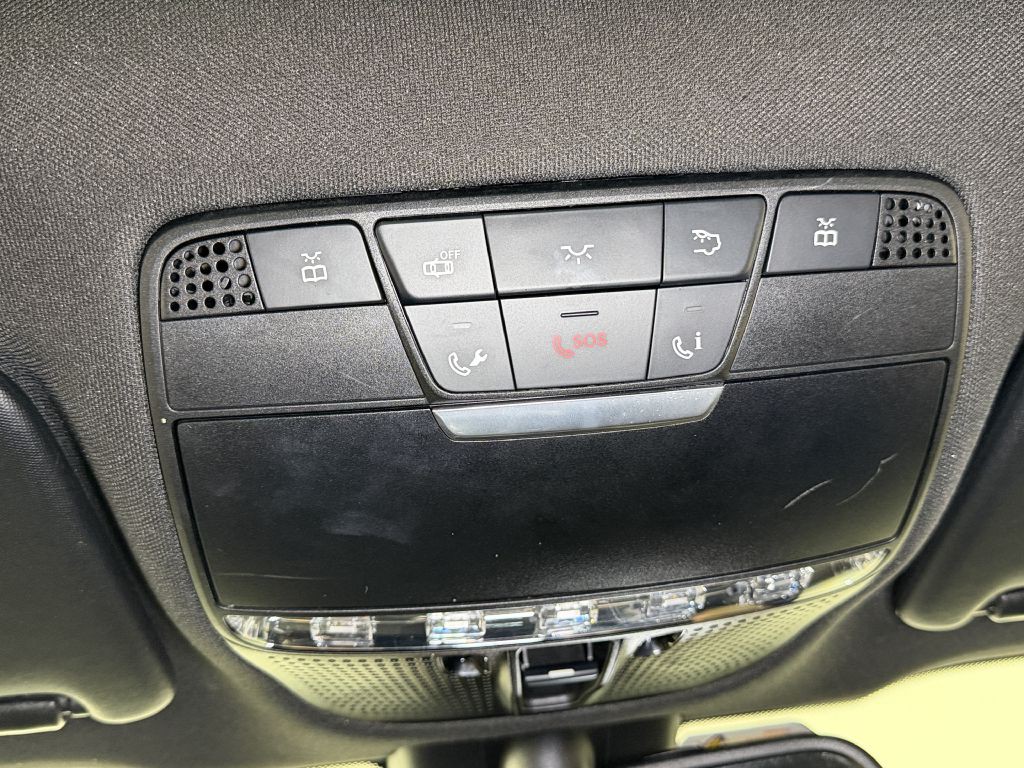 2017 Mercedes-Benz GLC-Class Image 38