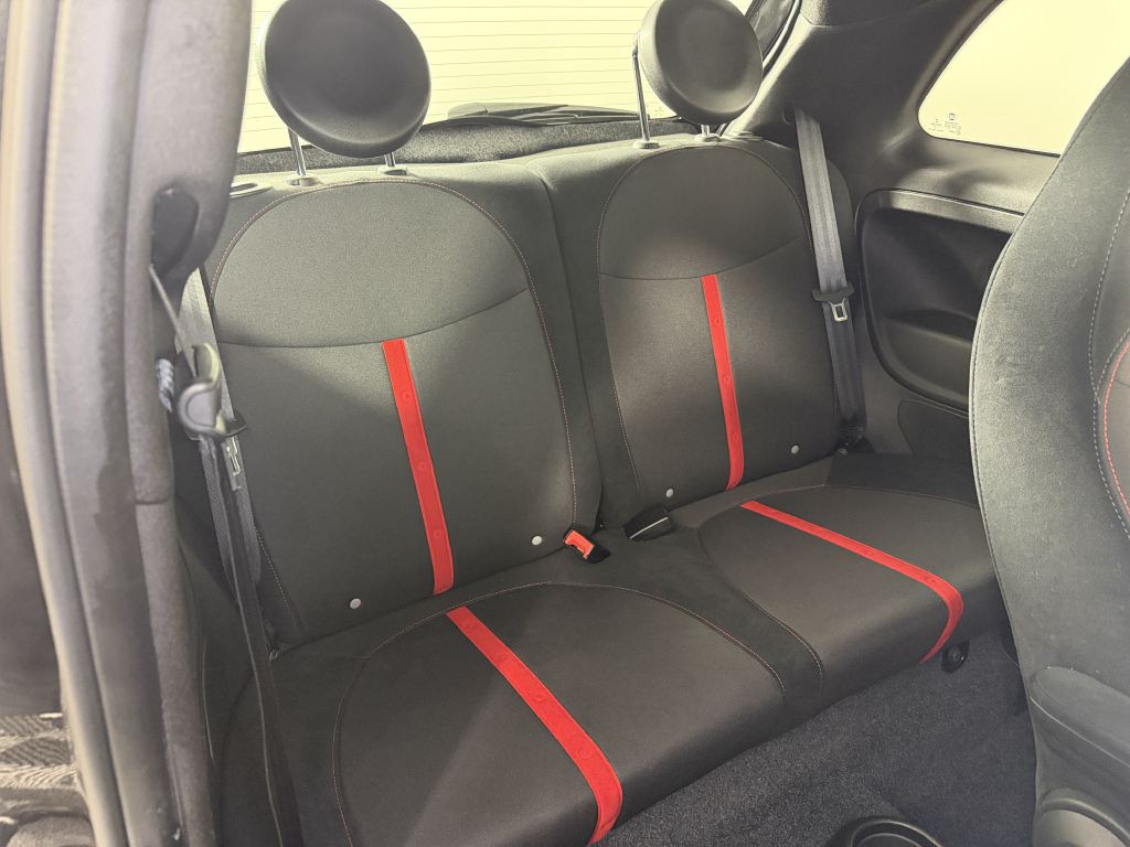 2013 FIAT 500 Image 17