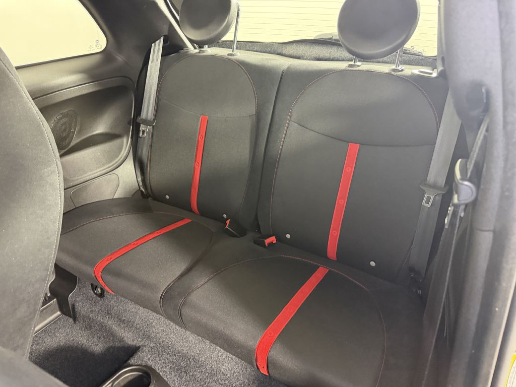 2013 FIAT 500 Image 18