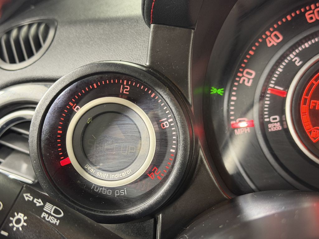 2013 FIAT 500 Image 21