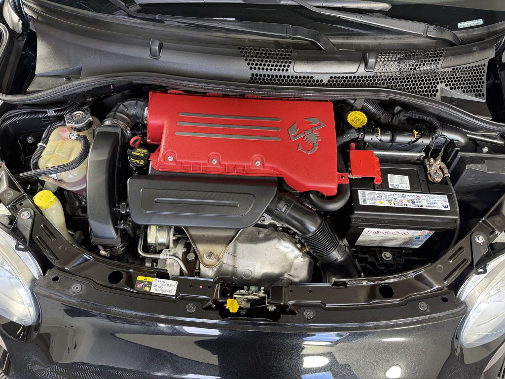 2013 FIAT 500 Image 32