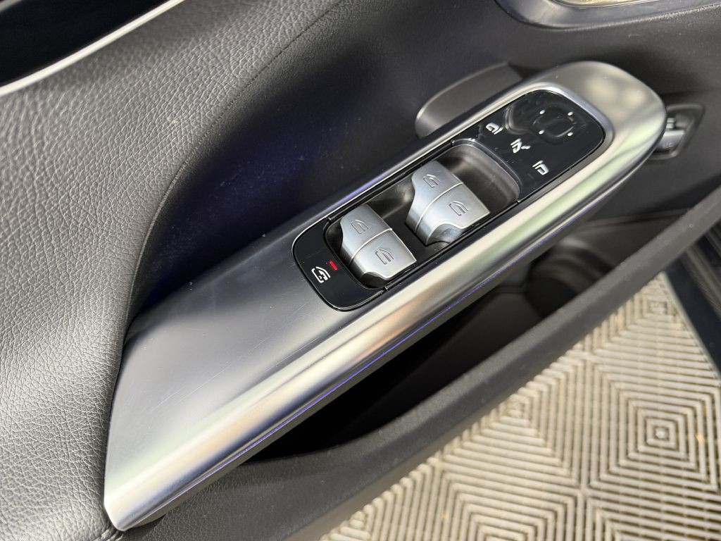 2023 Mercedes-Benz C-Class Image 41