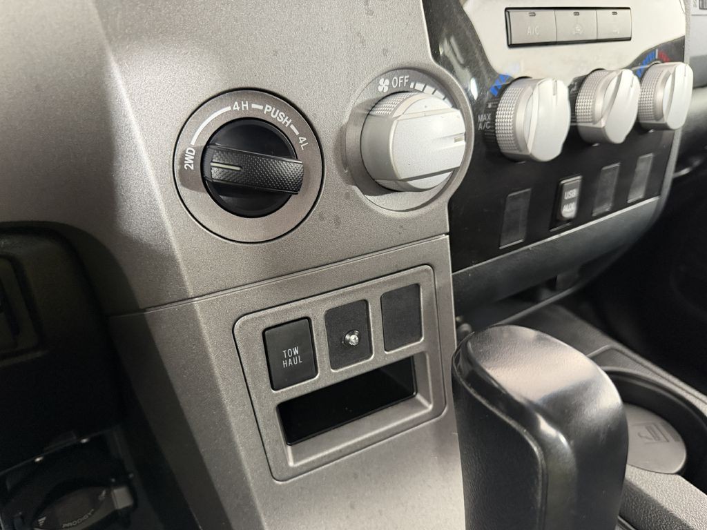 2010 Toyota Tundra Image 28