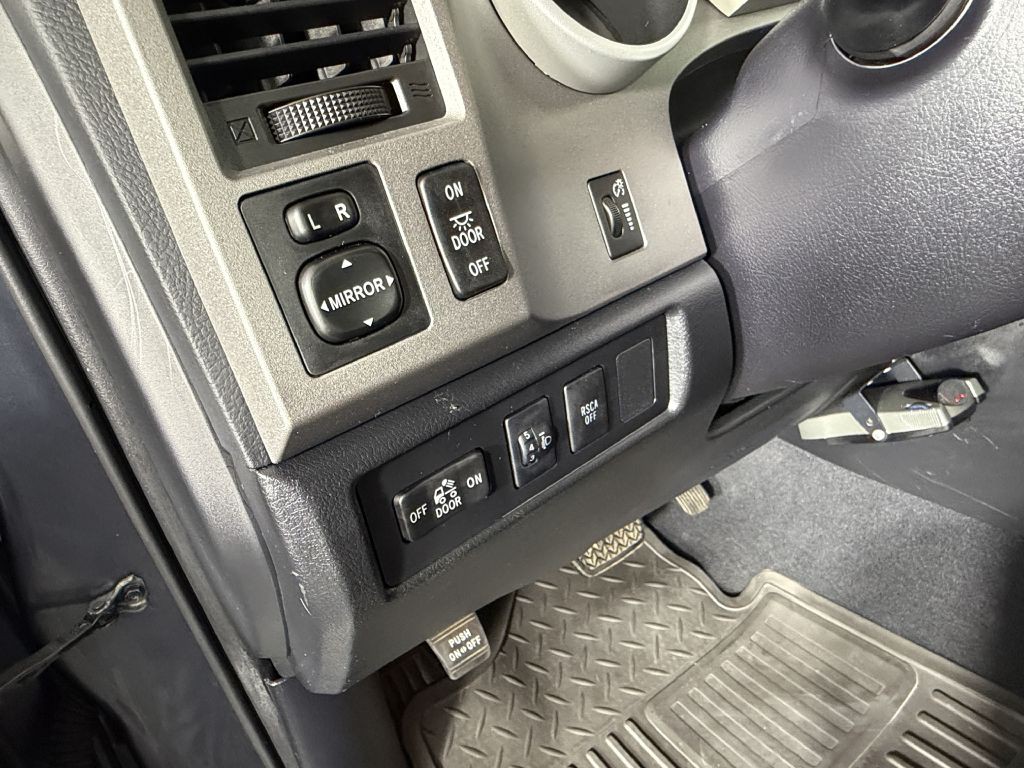 2010 Toyota Tundra Image 33