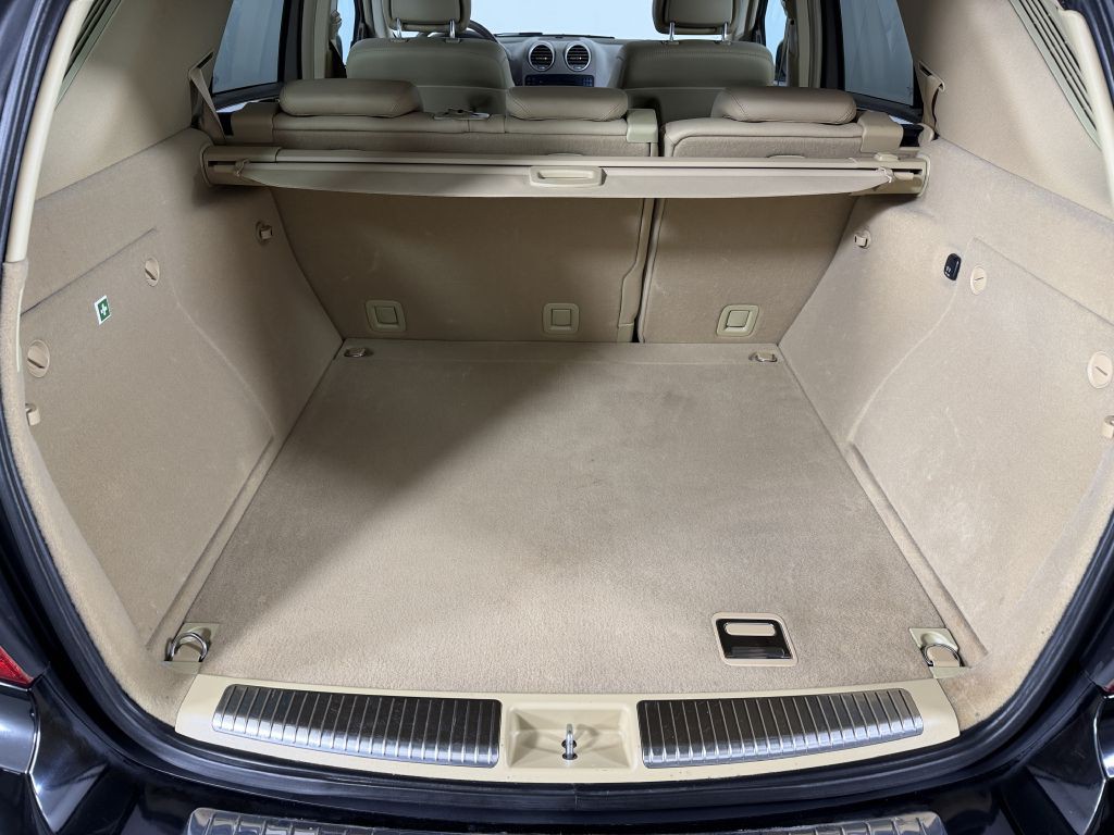 2011 Mercedes-Benz M-Class Image 13
