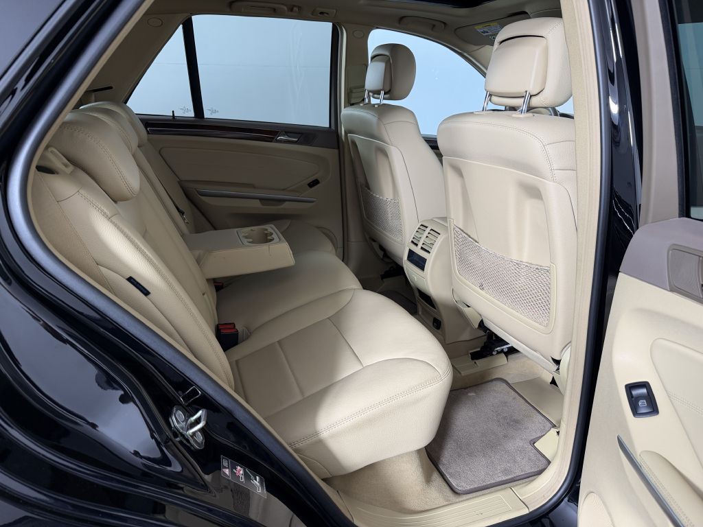 2011 Mercedes-Benz M-Class Image 19