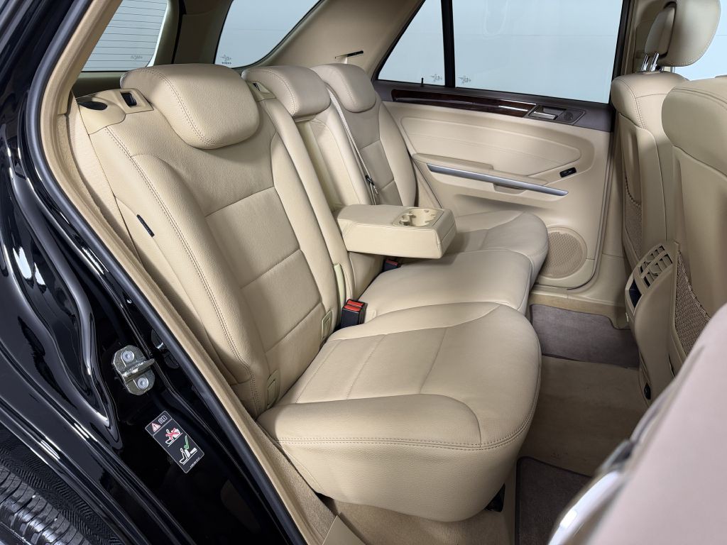 2011 Mercedes-Benz M-Class Image 20