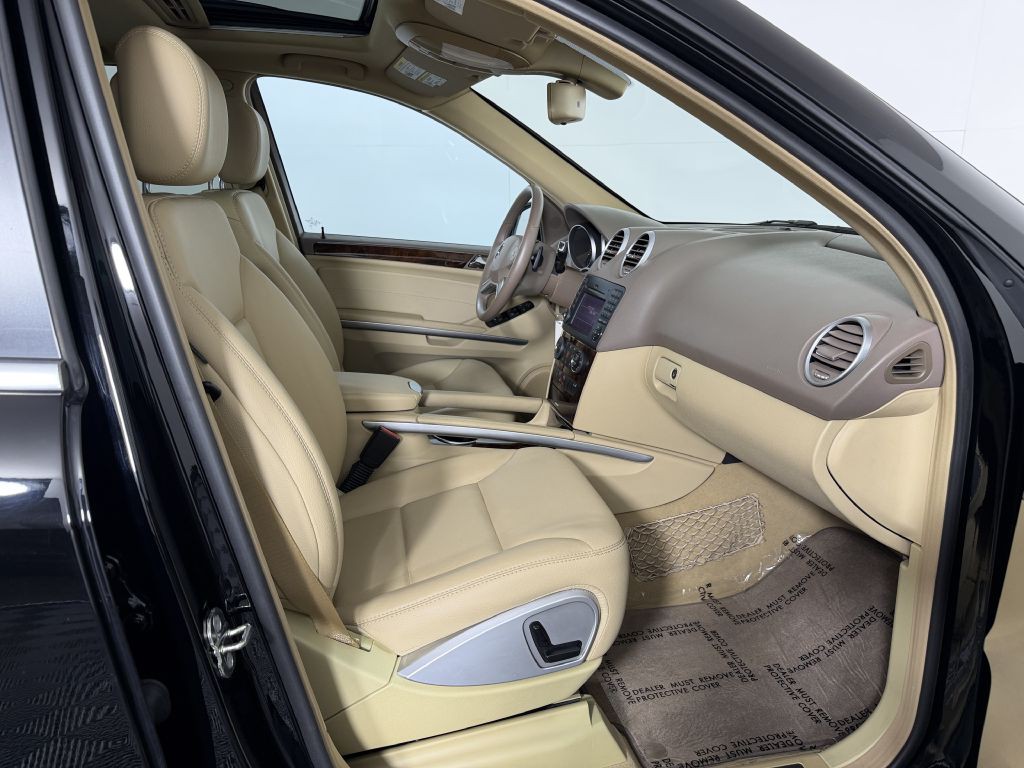 2011 Mercedes-Benz M-Class Image 21